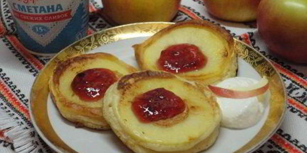 оладушки с яблочками