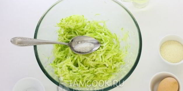 оладьи из кабачков с манкой