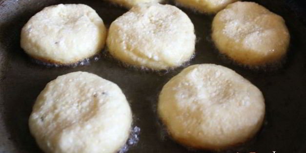 оладьи из картофельного пюре с творогом