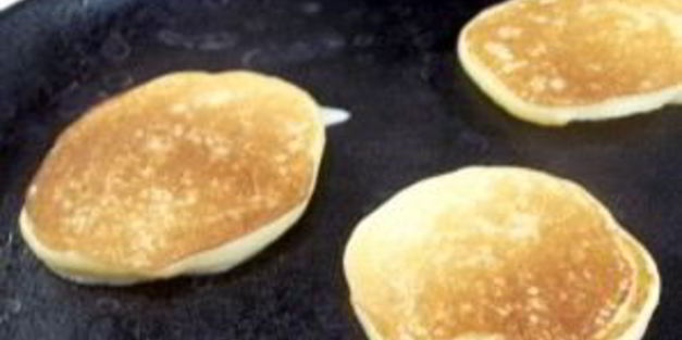 оладьи из муки и манки