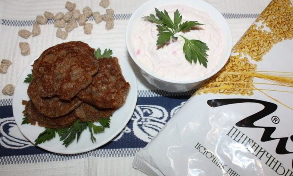 Рецепт оладий иза отрубея с зеленью и творожного икроя