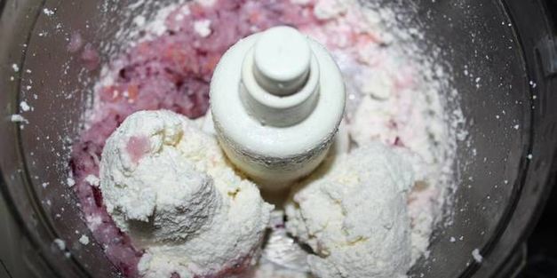 оладьи из отрубей с зеленью и творожной икрой