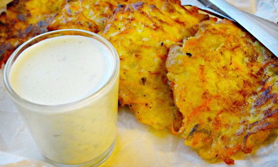 Рецепт оладьи из пекинской капусты с огуречным соусом