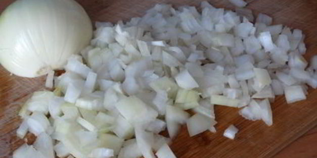 оладьи из пекинской капусты с огуречным соусом