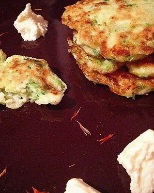 Оладьи из цукини, сельдерея и сыра