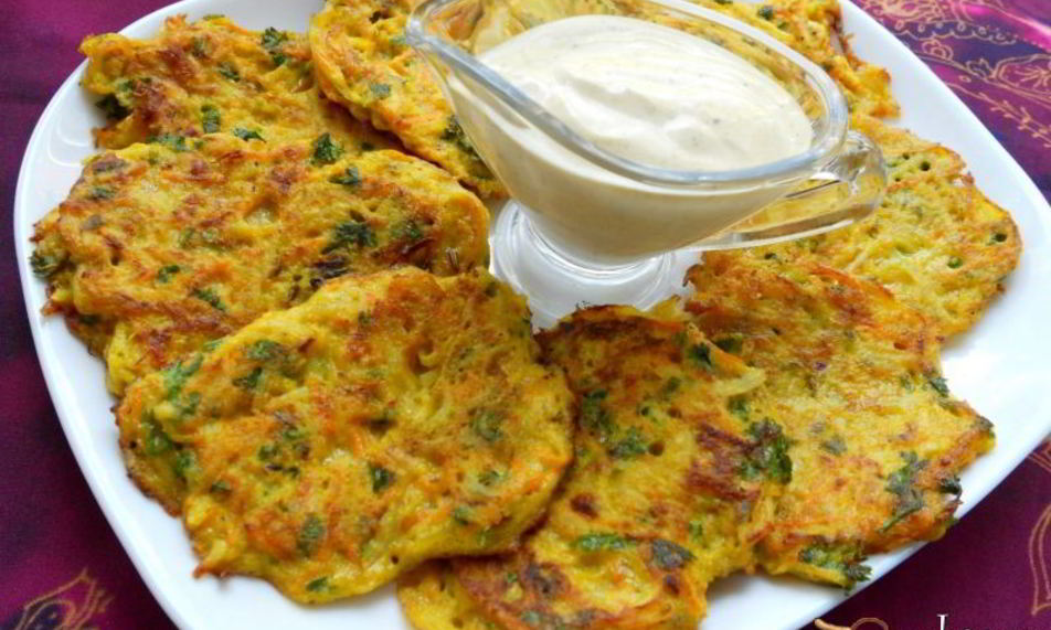 Рецепт оладьи овощные с соусом карри по-индийски