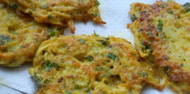 оладьи овощные с соусом карри по-индийски