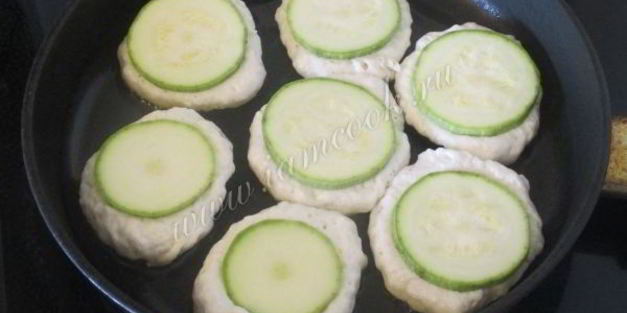 оладьи с кабачками кружками