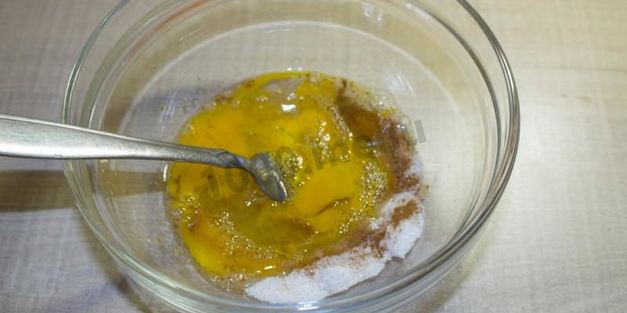 оладьи с начинкой из яблок на кефире