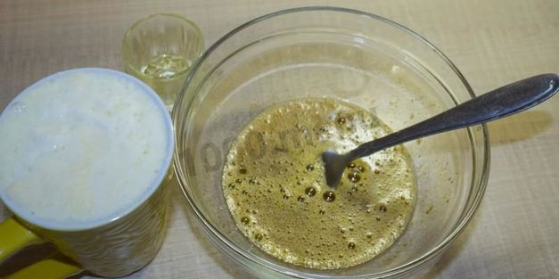 оладьи с начинкой из яблок на кефире