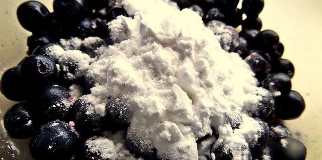 оладьи с шоколадно-ягодной добавкой