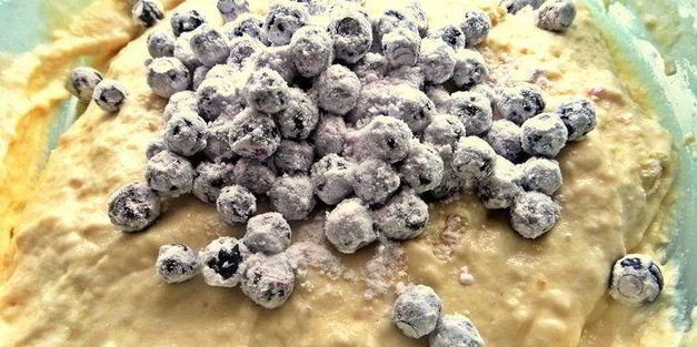 оладьи с шоколадно-ягодной добавкой