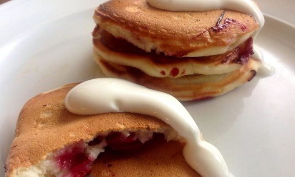 Рецепт оладьи с вишней