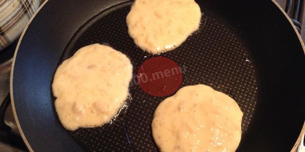 оладьи с яблоками и бананами на кефире