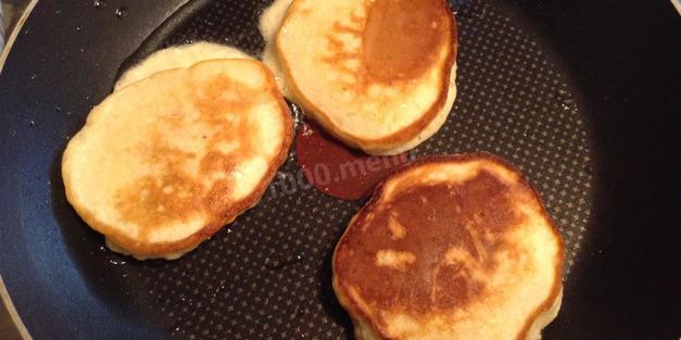 оладьи с яблоками и бананами на кефире