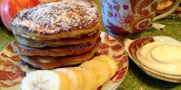 оладьи с яблоками и бананами на кефире