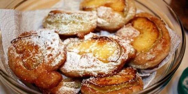 оладьи с яблоками