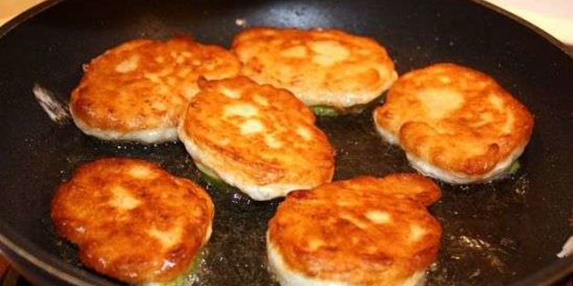 оладьи с яблоками