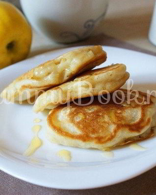 Оладьи с яблоком