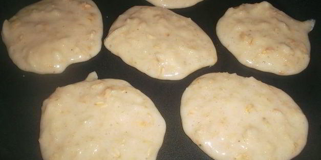 овсяные оладушки с яблоком и корицей