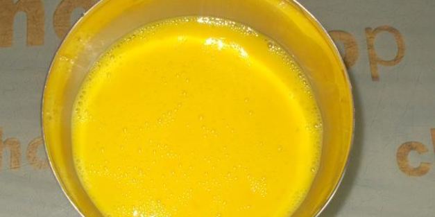 печеночные оладьи под соусом из огурца