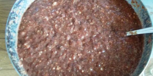 печеночные оладьи под соусом из огурца