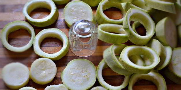 печеночные оладьи в кабачках