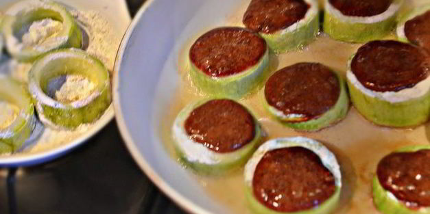 печеночные оладьи в кабачках