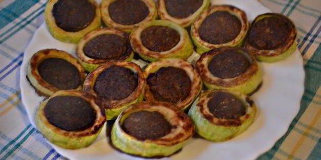 печеночные оладьи в кабачках