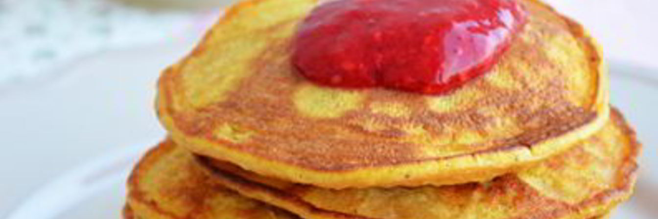 Тыквенные оладьи со свежим малиновым вареньем