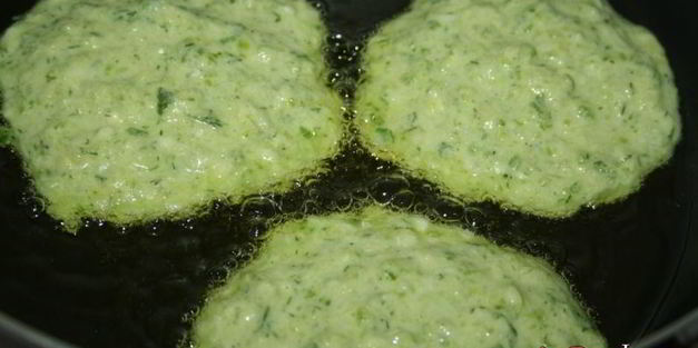 весенние кабачковые оладьи с сыром сулугуни самые любимые