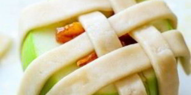 печеные яблоки в тесте