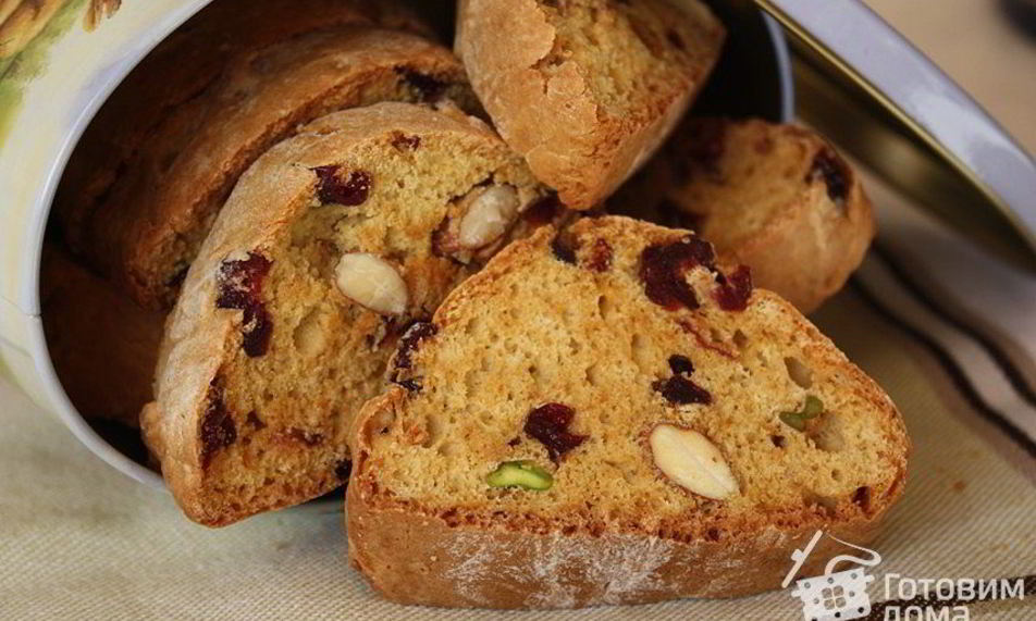 Рецепт бискотти с сушенной клюквой, фисташками и миндалем