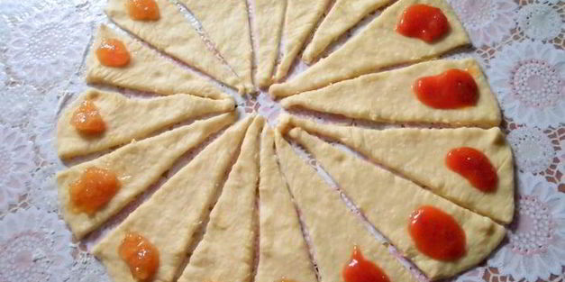 дрожжевые рогалики с маком