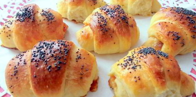 дрожжевые рогалики с маком