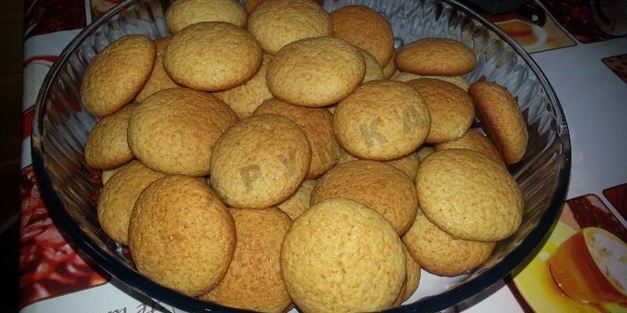 медовое песочное печенье