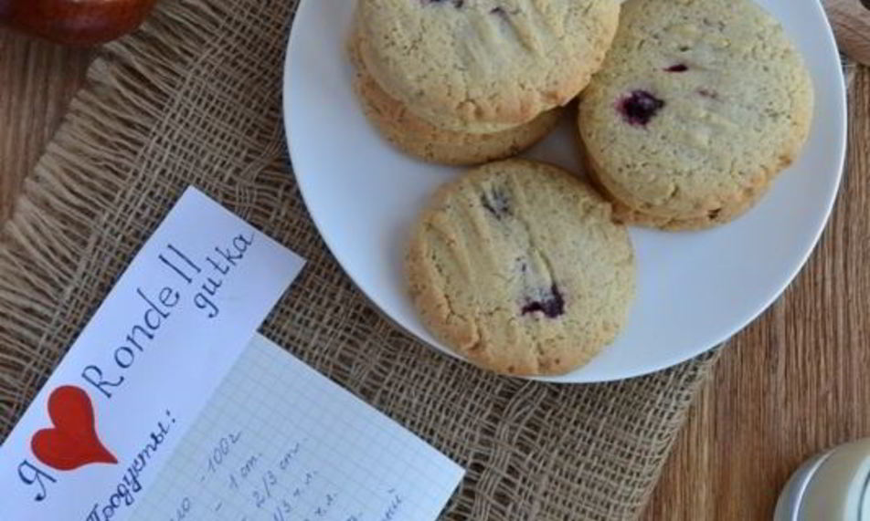 Рецепт миндального печенья с малиной