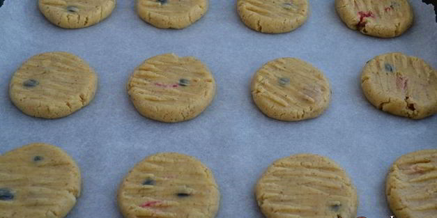 миндальное печенье с малиной