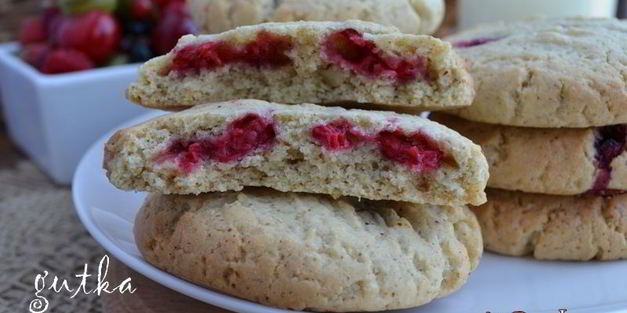 миндальное печенье с малиной