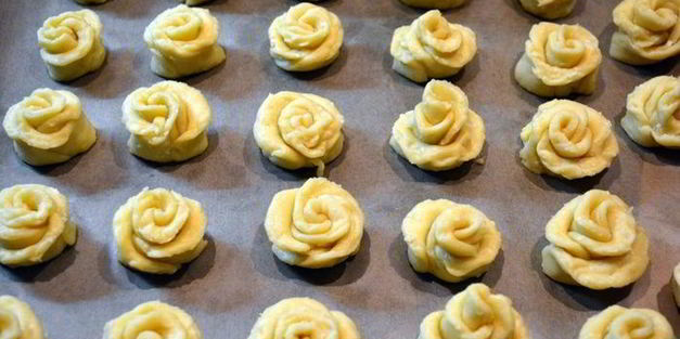 печенье творожные розочки