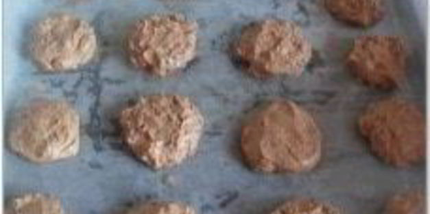 шоколадное печенье с вишней