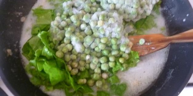 быстрый пирог с курицей и горошек