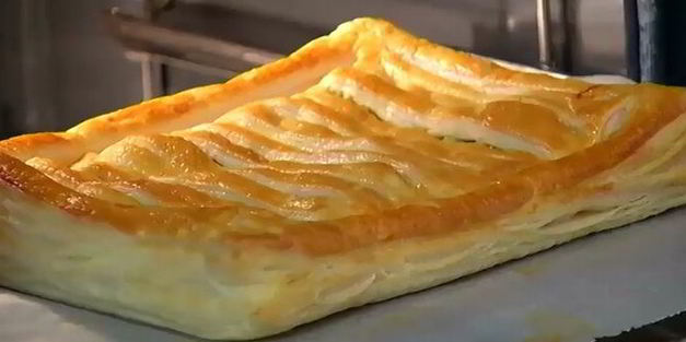 быстрый пирог с курицей и луком-пореем