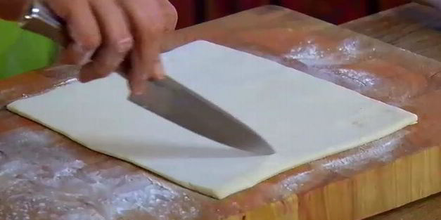 быстрый пирог с курицей и луком-пореем