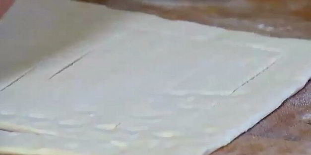 быстрый пирог с курицей и луком-пореем