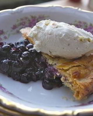 Черничный пирог с лимонной цедрой