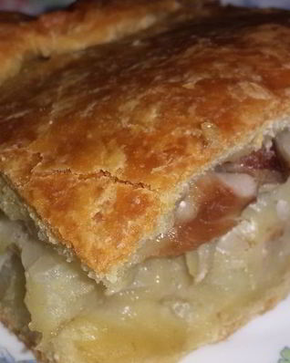 Дрожжевой пирог с курицей и картошкой