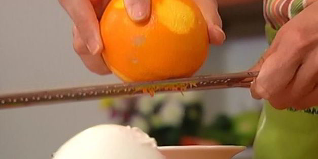 хрустящий сливовый пирог