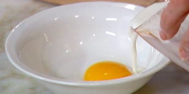 хрустящий сливовый пирог