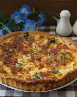 Киш с курицей и брокколи